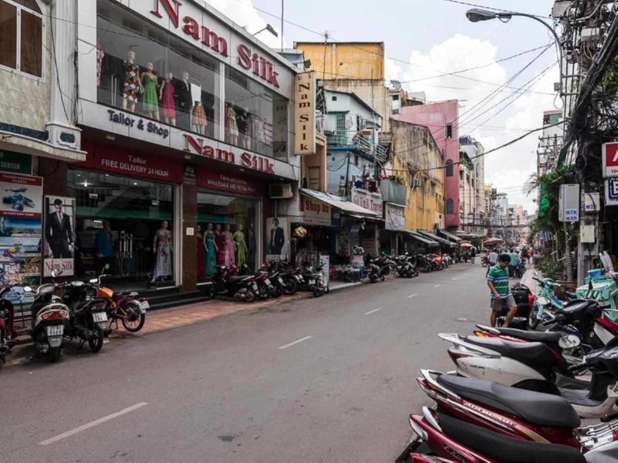 Saigon Odyssey House Hotel Хошимин Екстериор снимка