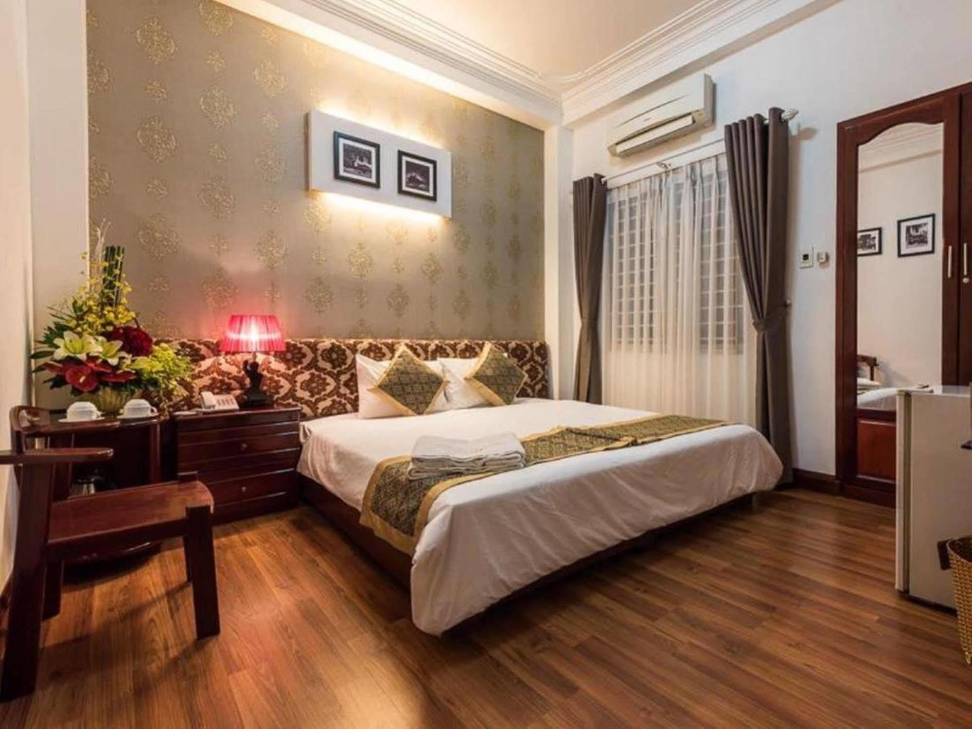 Saigon Odyssey House Hotel Хошимин Екстериор снимка