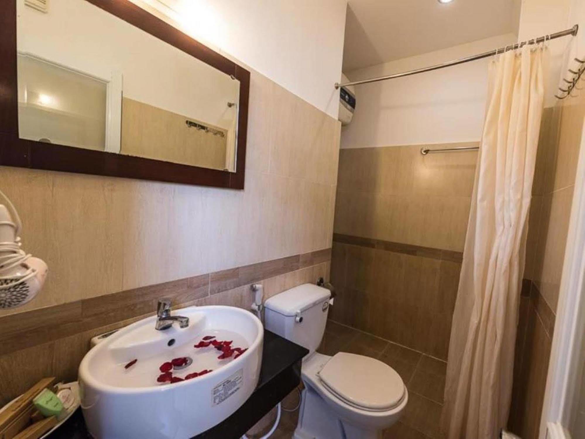 Saigon Odyssey House Hotel Хошимин Екстериор снимка