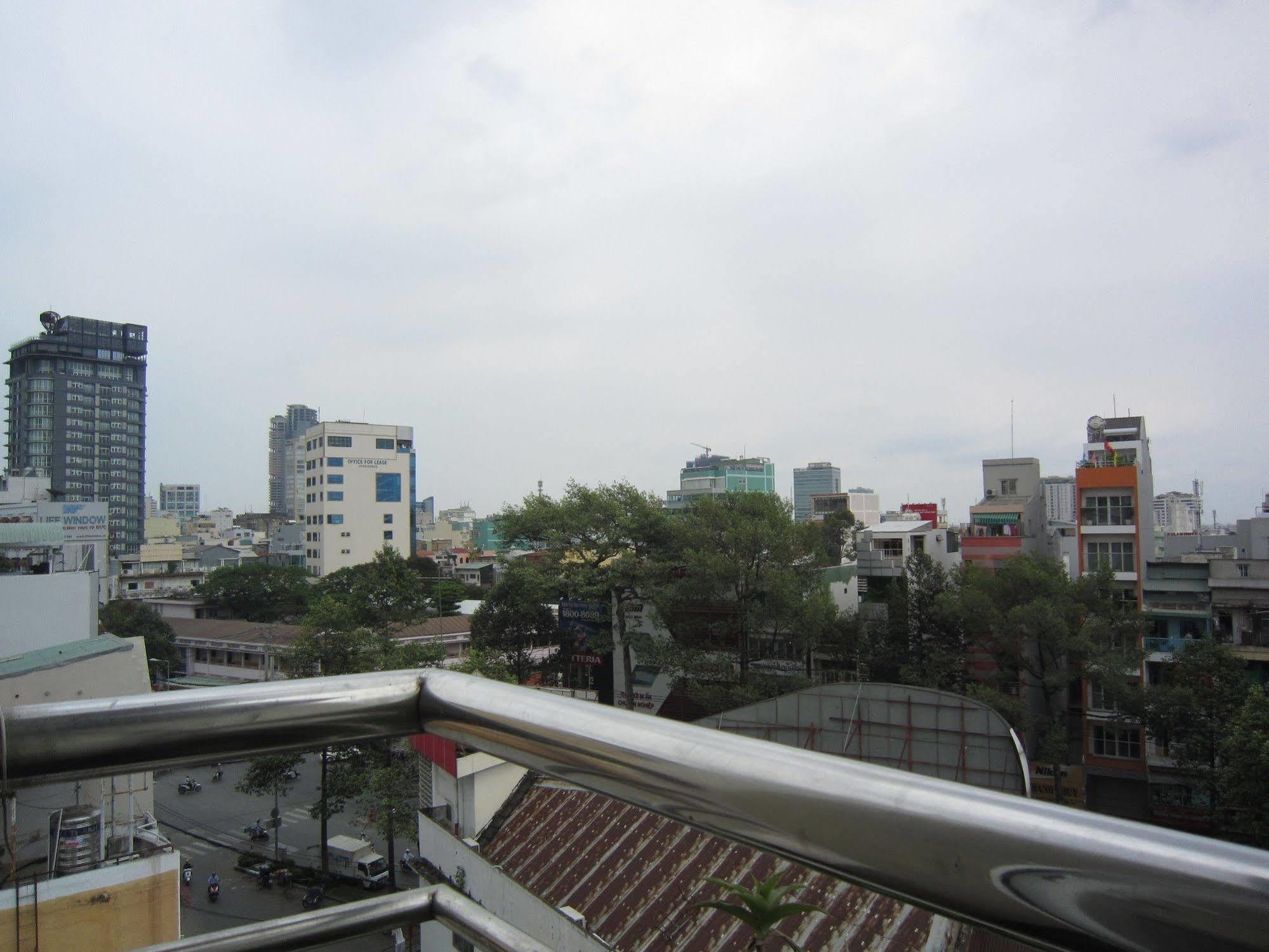 Saigon Odyssey House Hotel Хошимин Екстериор снимка